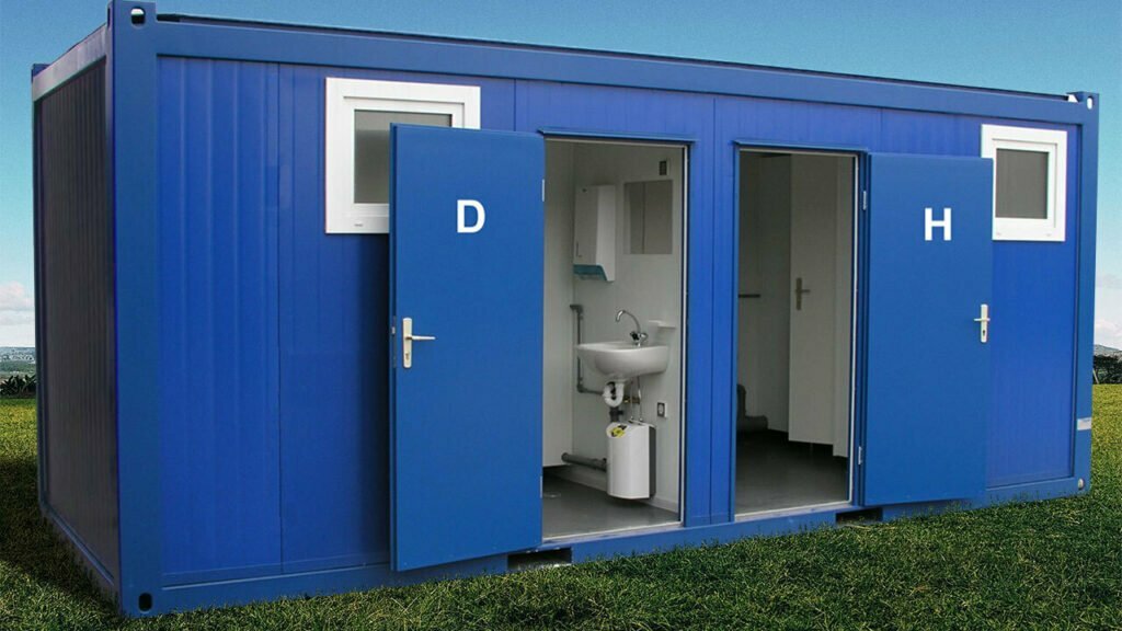 WC-Container auf Wiese